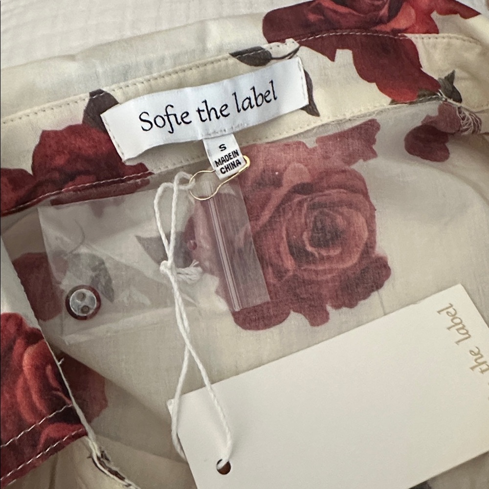 Flowy Mini Dress - Red Roses - Picture 5 of 5